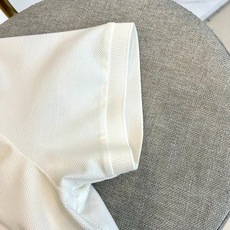 Loro Piana诺悠翩雅、2026春夏新品短袖Polo衫,以极简美学重塑经典,半拉链翻领设计打破传统纽扣桎梏,轻拉链 Loro Piana诺悠翩雅、2026春夏新品短袖Polo衫,以极简美学重塑经典,半拉链翻领设计打破传统纽扣桎梏,轻拉链