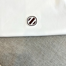 Zegna杰尼亚、2026春夏新品短袖T恤,以利落剪裁与极简美学重塑日常穿搭。纯棉面料透气亲肤,适配春夏季节的轻盈体感, Zegna杰尼亚、2026春夏新品短袖T恤,以利落剪裁与极简美学重塑日常穿搭。纯棉面料透气亲肤,适配春夏季节的轻盈体感,