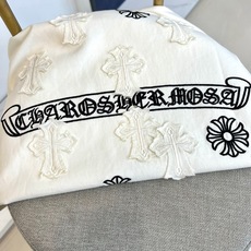 Chrome Herad克罗心、2026春夏新品短袖T恤,以极简廓形融合精致细节,重塑日常穿搭的高级感。宽松落肩剪裁搭配 Chrome Herad克罗心、2026春夏新品短袖T恤,以极简廓形融合精致细节,重塑日常穿搭的高级感。宽松落肩剪裁搭配