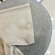 Brunello Cucinelli-BC、2026春夏新品简约圆领短袖T恤,以利落剪裁与纯色调诠释现代极简美学。经典圆 Brunello Cucinelli-BC、2026春夏新品简约圆领短袖T恤,以利落剪裁与纯色调诠释现代极简美学。经典圆