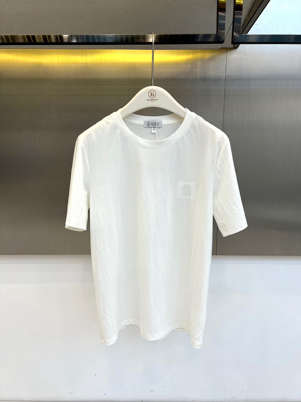 Brunello Cucinelli-BC、2026春夏新品简约圆领短袖T恤，以利落剪裁与纯色调诠释现代极简美学。经典圆
