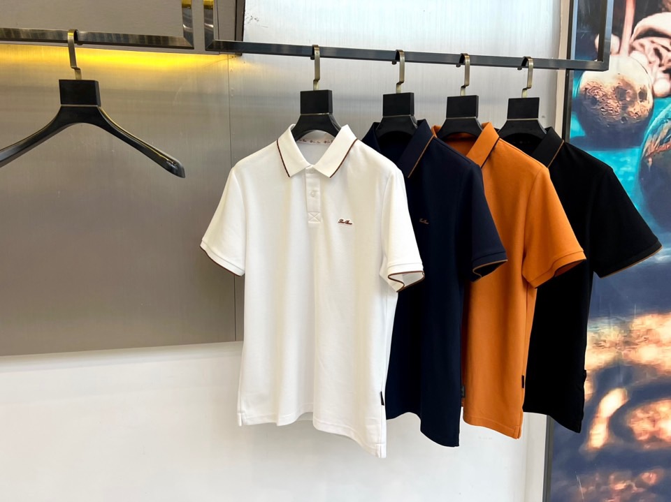 Loro Piana诺悠翩雅、2026春夏新品男士短袖POLO衫，简约色调融合轻奢细节，打造都市精英的质感日常。经典翻领