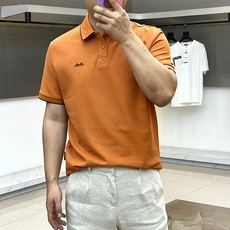 Loro Piana诺悠翩雅、2026春夏新品男士短袖POLO衫,简约色调融合轻奢细节,打造都市精英的质感日常。经典翻领 Loro Piana诺悠翩雅、2026春夏新品男士短袖POLO衫,简约色调融合轻奢细节,打造都市精英的质感日常。经典翻领