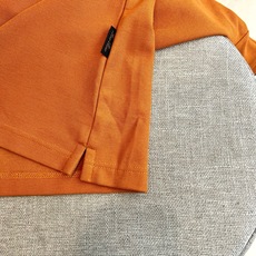 Loro Piana诺悠翩雅、2026春夏新品男士短袖POLO衫,简约色调融合轻奢细节,打造都市精英的质感日常。经典翻领 Loro Piana诺悠翩雅、2026春夏新品男士短袖POLO衫,简约色调融合轻奢细节,打造都市精英的质感日常。经典翻领