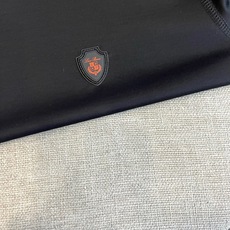 Loro Piana诺悠翩雅、2026春夏新品短袖T恤,以极简美学诠释现代都市轻奢。精选高支双面丝光棉面料,经特殊工艺处 Loro Piana诺悠翩雅、2026春夏新品短袖T恤,以极简美学诠释现代都市轻奢。精选高支双面丝光棉面料,经特殊工艺处