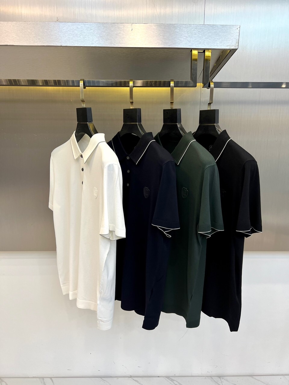 Brunello Cucinelli-BC、2026春夏新品短袖Polo衫，以奢华质感与经典剪裁重塑男士衣橱必备单品。甄