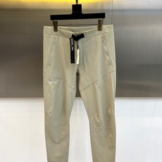 Arcteryx 始祖鸟、2026春夏新品工装裤,以极简美学重构山野与都市的边界。色调温润低调,兼具自然质感与现代审美。 Arcteryx 始祖鸟、2026春夏新品工装裤,以极简美学重构山野与都市的边界。色调温润低调,兼具自然质感与现代审美。