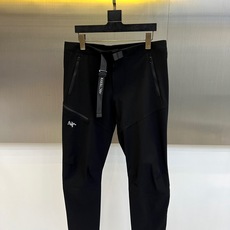 Arcteryx 始祖鸟、2026春夏新品工装裤,以极简美学重构山野与都市的边界。色调温润低调,兼具自然质感与现代审美。 Arcteryx 始祖鸟、2026春夏新品工装裤,以极简美学重构山野与都市的边界。色调温润低调,兼具自然质感与现代审美。