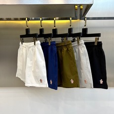 Mon蒙口、2026春夏新品休闲短裤,以纯色演绎都市轻运动美学。采用细腻肌理感面料,触感柔软透气,挺括有型且富有弹性,完 Mon蒙口、2026春夏新品休闲短裤,以纯色演绎都市轻运动美学。采用细腻肌理感面料,触感柔软透气,挺括有型且富有弹性,完