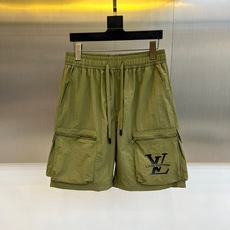 1v威登、2026春夏新品工装短裤,以醒目色调定格夏日活力,轻盈科技面料打造透气挺括质感,兼顾实穿性与舒适度。宽松直筒剪 1v威登、2026春夏新品工装短裤,以醒目色调定格夏日活力,轻盈科技面料打造透气挺括质感,兼顾实穿性与舒适度。宽松直筒剪
