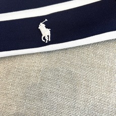 Polo Ralph Lauren拉夫劳伦、2026春夏新品短袖Polo衫,以经典条纹重塑休闲美学,简约而不失层次。翻领 Polo Ralph Lauren拉夫劳伦、2026春夏新品短袖Polo衫,以经典条纹重塑休闲美学,简约而不失层次。翻领
