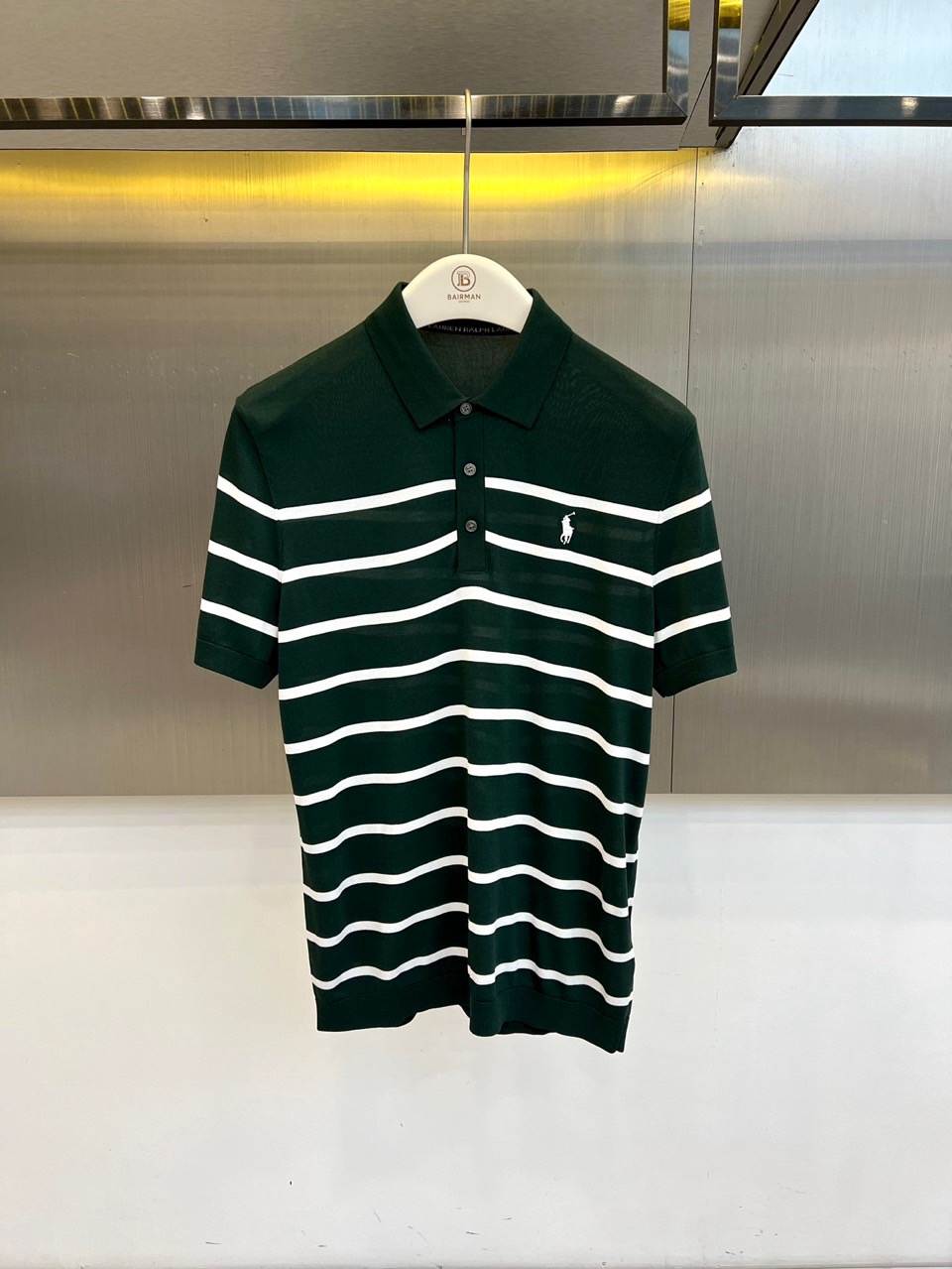 Polo Ralph Lauren拉夫劳伦、2026春夏新品短袖Polo衫，以经典条纹重塑休闲美学，简约而不失层次。翻领