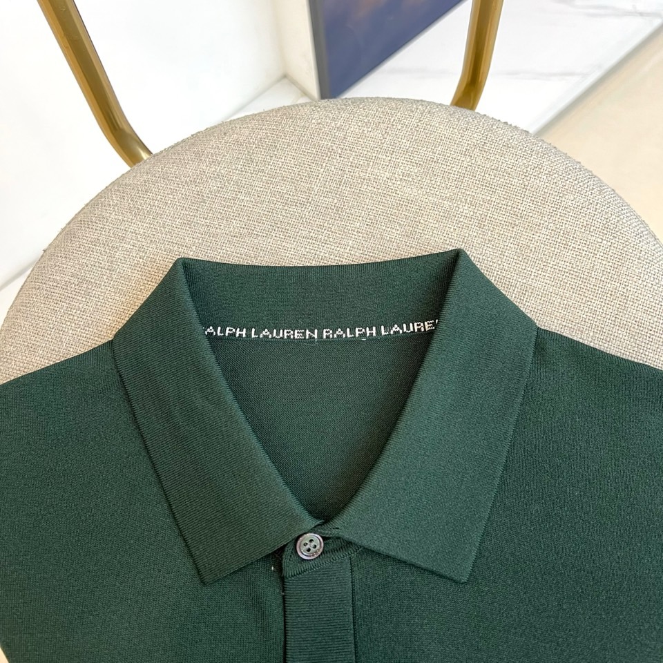 Polo Ralph Lauren拉夫劳伦、2026春夏新品短袖Polo衫，以经典条纹重塑休闲美学，简约而不失层次。翻领