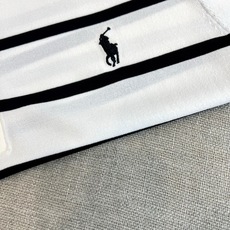 Polo Ralph Lauren拉夫劳伦、2026春夏新品短袖Polo衫,以经典条纹重塑休闲美学,简约而不失层次。翻领 Polo Ralph Lauren拉夫劳伦、2026春夏新品短袖Polo衫,以经典条纹重塑休闲美学,简约而不失层次。翻领
