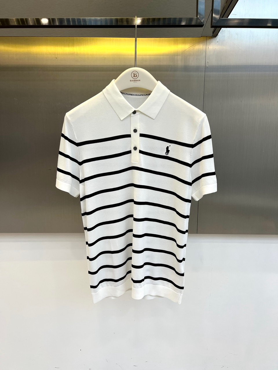 Polo Ralph Lauren拉夫劳伦、2026春夏新品短袖Polo衫，以经典条纹重塑休闲美学，简约而不失层次。翻领