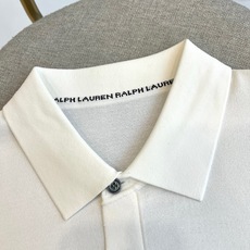 Polo Ralph Lauren拉夫劳伦、2026春夏新品短袖Polo衫,以经典条纹重塑休闲美学,简约而不失层次。翻领 Polo Ralph Lauren拉夫劳伦、2026春夏新品短袖Polo衫,以经典条纹重塑休闲美学,简约而不失层次。翻领