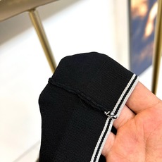 Brunello Cucinelli-BC、2026春夏新品短袖T恤,诠释低调奢华圆领短袖剪裁利落修身,领口、袖口及下摆 Brunello Cucinelli-BC、2026春夏新品短袖T恤,诠释低调奢华圆领短袖剪裁利落修身,领口、袖口及下摆