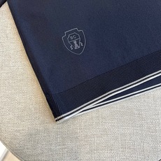 Brunello Cucinelli-BC、2026春夏新品短袖T恤,诠释低调奢华圆领短袖剪裁利落修身,领口、袖口及下摆 Brunello Cucinelli-BC、2026春夏新品短袖T恤,诠释低调奢华圆领短袖剪裁利落修身,领口、袖口及下摆