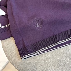 Brunello Cucinelli-BC、2026春夏新品短袖T恤,诠释低调奢华圆领短袖剪裁利落修身,领口、袖口及下摆 Brunello Cucinelli-BC、2026春夏新品短袖T恤,诠释低调奢华圆领短袖剪裁利落修身,领口、袖口及下摆