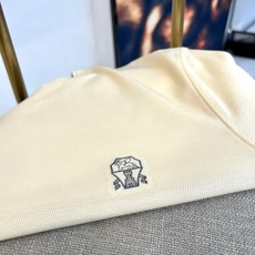 Brunello Cucinelli-BC、2026春夏新品短袖T恤,色调沉稳雅致,适配多元场合。经典圆领剪裁贴合颈部线 Brunello Cucinelli-BC、2026春夏新品短袖T恤,色调沉稳雅致,适配多元场合。经典圆领剪裁贴合颈部线