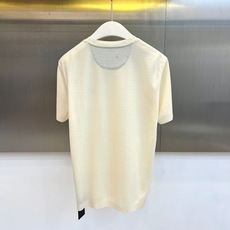 Brunello Cucinelli-BC、2026春夏新品短袖T恤,色调沉稳雅致,适配多元场合。经典圆领剪裁贴合颈部线 Brunello Cucinelli-BC、2026春夏新品短袖T恤,色调沉稳雅致,适配多元场合。经典圆领剪裁贴合颈部线