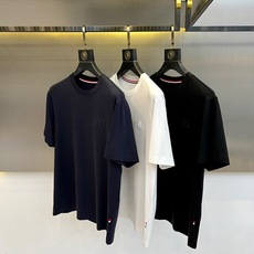 Mon蒙口、2026春夏新品男士圆领短袖T恤,以极简美学与精致工艺重新定义都市休闲风。经典色调沉稳百搭,面料甄选高支棉亲 Mon蒙口、2026春夏新品男士圆领短袖T恤,以极简美学与精致工艺重新定义都市休闲风。经典色调沉稳百搭,面料甄选高支棉亲