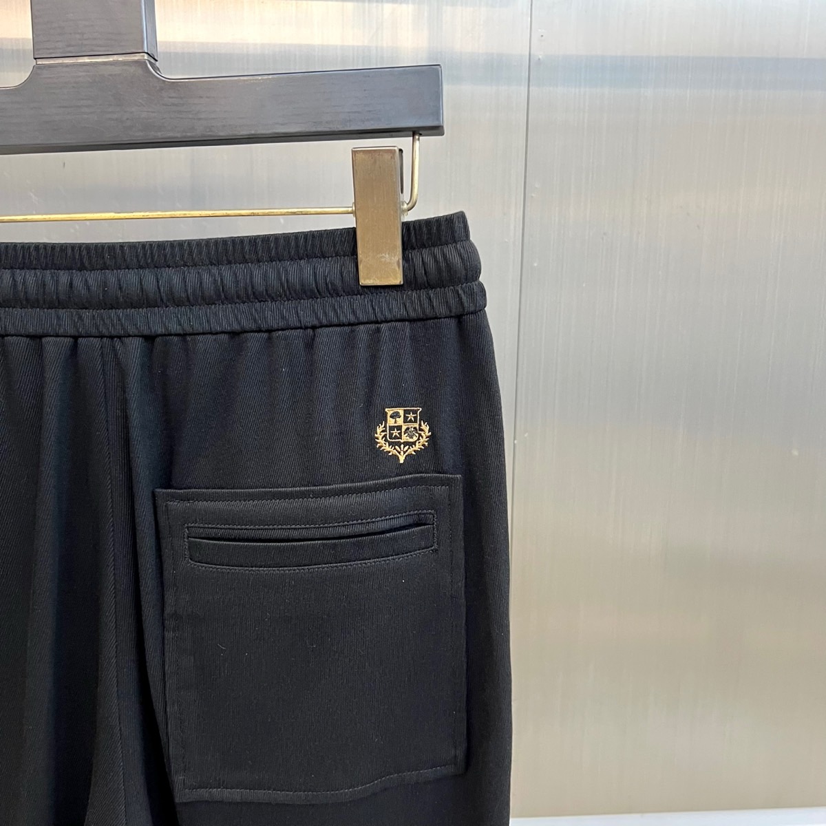 Loro Piana诺悠翩雅、2026春夏新品限量臻品亚麻感休闲裤 夏日必备的松弛感长裤，谁穿谁显贵气！ 老钱风/Cit