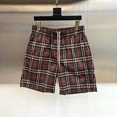 Bur巴宝莉、2026春夏新品经典格纹抽绳短裤 日常必备的夏日战裤,谁穿谁有松弛感 ! 英伦复古格纹融合街头潮味,松紧抽 Bur巴宝莉、2026春夏新品经典格纹抽绳短裤 日常必备的夏日战裤,谁穿谁有松弛感 ! 英伦复古格纹融合街头潮味,松紧抽