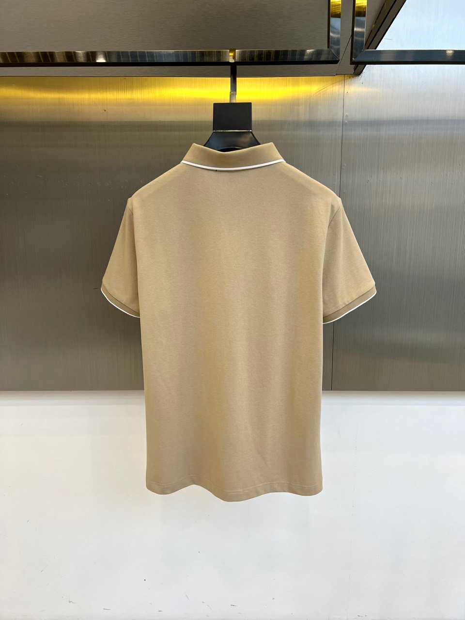Loro piana、2026春夏新品发售!男士夏季翻领Polo短袖T恤,此款为顶级珠地丝光棉面料,透气舒适设计元素非常 Loro piana、2026春夏新品发售!男士夏季翻领Polo短袖T恤,此款为顶级珠地丝光棉面料,透气舒适设计元素非常