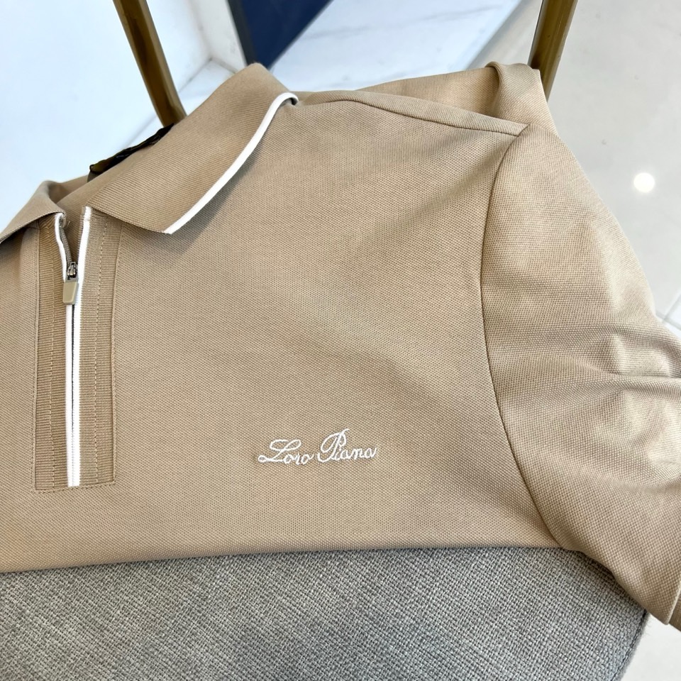Loro piana、2026春夏新品发售!男士夏季翻领Polo短袖T恤,此款为顶级珠地丝光棉面料,透气舒适设计元素非常 Loro piana、2026春夏新品发售!男士夏季翻领Polo短袖T恤,此款为顶级珠地丝光棉面料,透气舒适设计元素非常