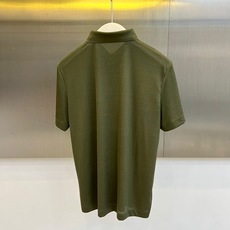 Loro Piana诺悠翩雅、2026春夏新品短袖Polo衫,延续品牌意式优雅基因,以极简廓形诠释当代绅士的闲适格调。经 Loro Piana诺悠翩雅、2026春夏新品短袖Polo衫,延续品牌意式优雅基因,以极简廓形诠释当代绅士的闲适格调。经