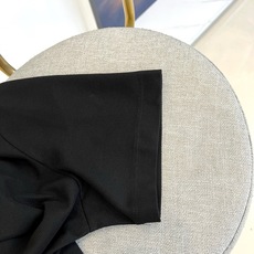 BERLUTI 布鲁提、2026春夏新品男士短袖Polo衫,以极简廓形融合意式轻奢基因,重新定义都市休闲格调。珠地棉面料 BERLUTI 布鲁提、2026春夏新品男士短袖Polo衫,以极简廓形融合意式轻奢基因,重新定义都市休闲格调。珠地棉面料