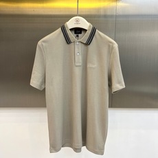 BERLUTI 布鲁提、2026春夏新品男士短袖Polo衫,以极简廓形融合意式轻奢基因,重新定义都市休闲格调。珠地棉面料 BERLUTI 布鲁提、2026春夏新品男士短袖Polo衫,以极简廓形融合意式轻奢基因,重新定义都市休闲格调。珠地棉面料