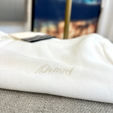 BERLUTI 布鲁提、2026春夏新品男士短袖Polo衫,以极简廓形融合意式轻奢基因,重新定义都市休闲格调。珠地棉面料 BERLUTI 布鲁提、2026春夏新品男士短袖Polo衫,以极简廓形融合意式轻奢基因,重新定义都市休闲格调。珠地棉面料