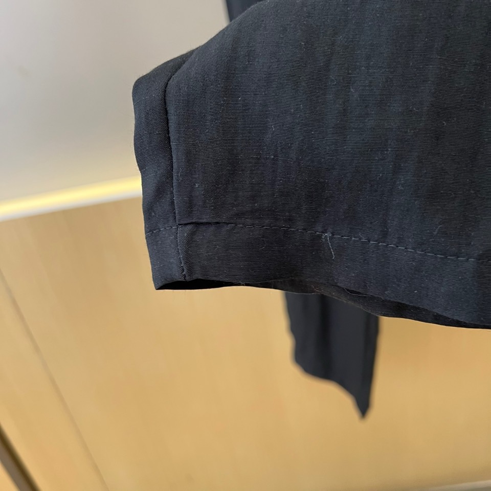 Polo Ralph Lauren拉夫劳伦、2026春夏新品休闲裤，以简约廓形诠释当代都市休闲美学，采用天然亚麻混纺面料