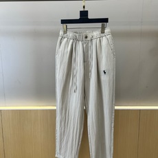 Polo Ralph Lauren拉夫劳伦、2026春夏新品休闲裤,以简约廓形诠释当代都市休闲美学,采用天然亚麻混纺面料 Polo Ralph Lauren拉夫劳伦、2026春夏新品休闲裤,以简约廓形诠释当代都市休闲美学,采用天然亚麻混纺面料