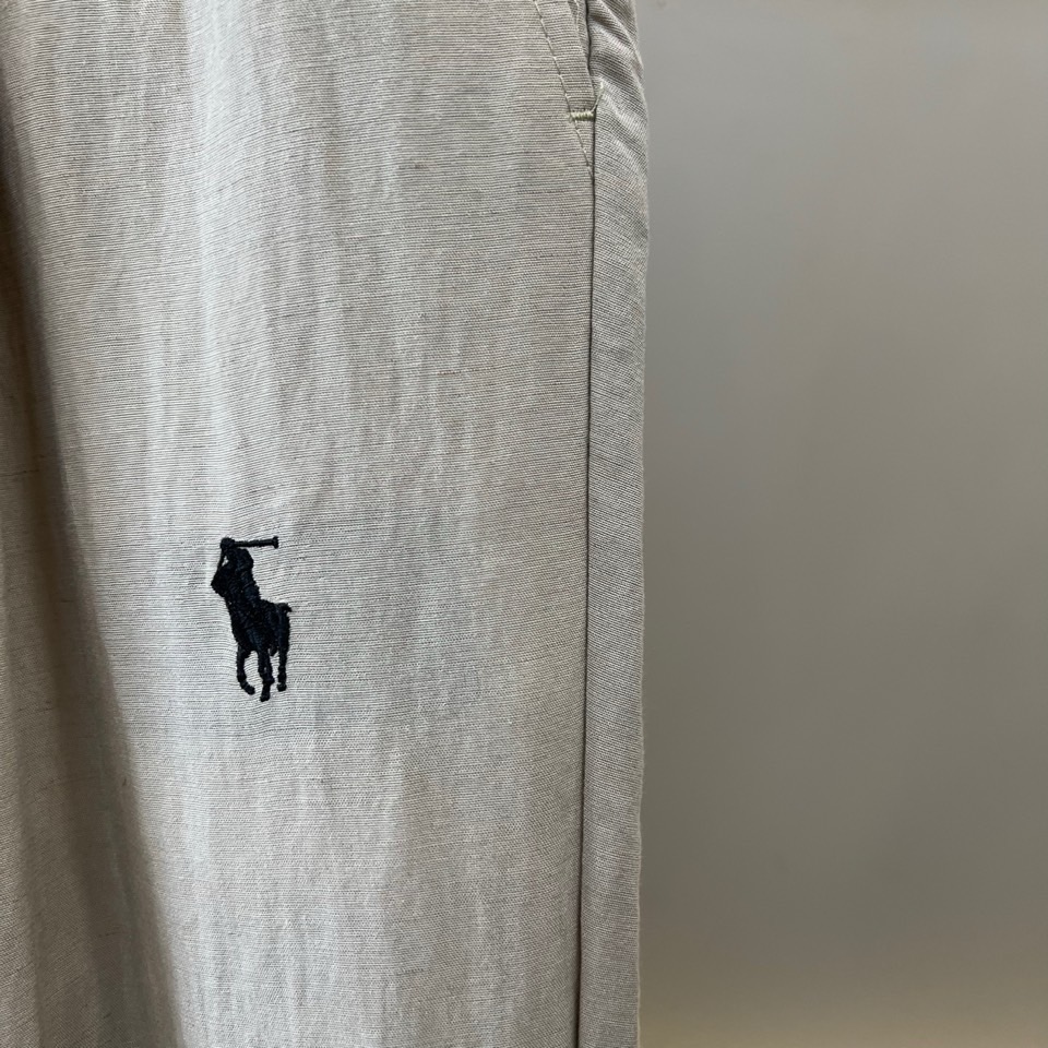 Polo Ralph Lauren拉夫劳伦、2026春夏新品休闲裤,以简约廓形诠释当代都市休闲美学,采用天然亚麻混纺面料 Polo Ralph Lauren拉夫劳伦、2026春夏新品休闲裤,以简约廓形诠释当代都市休闲美学,采用天然亚麻混纺面料