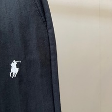 Polo Ralph Lauren拉夫劳伦、2026春夏新品休闲短裤,以纯色邂逅轻盈质感,打造都市度假两相宜的衣橱必备。 Polo Ralph Lauren拉夫劳伦、2026春夏新品休闲短裤,以纯色邂逅轻盈质感,打造都市度假两相宜的衣橱必备。