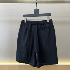 Polo Ralph Lauren拉夫劳伦、2026春夏新品休闲短裤,以纯色邂逅轻盈质感,打造都市度假两相宜的衣橱必备。 Polo Ralph Lauren拉夫劳伦、2026春夏新品休闲短裤,以纯色邂逅轻盈质感,打造都市度假两相宜的衣橱必备。