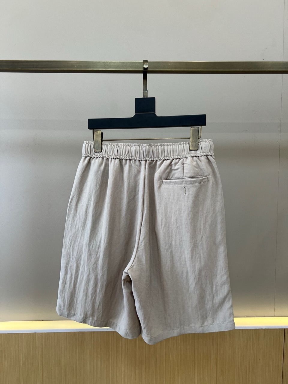 Polo Ralph Lauren拉夫劳伦、2026春夏新品休闲短裤,以纯色邂逅轻盈质感,打造都市度假两相宜的衣橱必备。 Polo Ralph Lauren拉夫劳伦、2026春夏新品休闲短裤,以纯色邂逅轻盈质感,打造都市度假两相宜的衣橱必备。