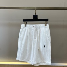 Polo Ralph Lauren拉夫劳伦、2026春夏新品休闲短裤,以纯色邂逅轻盈质感,打造都市度假两相宜的衣橱必备。 Polo Ralph Lauren拉夫劳伦、2026春夏新品休闲短裤,以纯色邂逅轻盈质感,打造都市度假两相宜的衣橱必备。