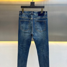 Polo Ralph Lauren拉夫劳伦、2026秋冬新品经典水洗丹宁牛仔裤。 这条裤子真的能把腿型修饰得无可挑剔! Polo Ralph Lauren拉夫劳伦、2026秋冬新品经典水洗丹宁牛仔裤。 这条裤子真的能把腿型修饰得无可挑剔!