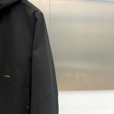 Zegna杰尼亚、2026新品拼色连帽夹克 经典奢品的意式高街神级外套,一眼相中的高级感! 老钱风融合街头运动感,定制功 Zegna杰尼亚、2026新品拼色连帽夹克 经典奢品的意式高街神级外套,一眼相中的高级感! 老钱风融合街头运动感,定制功