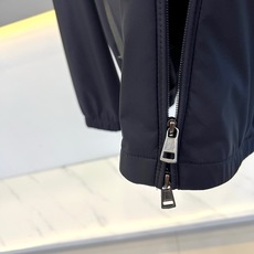 Mon蒙口、26ss男士Socot商务皮标翻领薄棉夹克外套 日常通勤的秋冬神器,这件夹克真的太有质感了! 老钱风+轻熟雅 Mon蒙口、26ss男士Socot商务皮标翻领薄棉夹克外套 日常通勤的秋冬神器,这件夹克真的太有质感了! 老钱风+轻熟雅