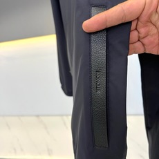 Mon蒙口、26ss男士Socot商务皮标翻领薄棉夹克外套 日常通勤的秋冬神器,这件夹克真的太有质感了! 老钱风+轻熟雅 Mon蒙口、26ss男士Socot商务皮标翻领薄棉夹克外套 日常通勤的秋冬神器,这件夹克真的太有质感了! 老钱风+轻熟雅