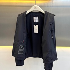 Mon蒙口、26ss男士Socot商务皮标翻领薄棉夹克外套 日常通勤的秋冬神器,这件夹克真的太有质感了! 老钱风+轻熟雅 Mon蒙口、26ss男士Socot商务皮标翻领薄棉夹克外套 日常通勤的秋冬神器,这件夹克真的太有质感了! 老钱风+轻熟雅