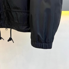 Mon蒙口、26新品男DIRILLO短款防风衣薄棉夹克外套 一眼相中的硬核质感!秋冬必备的万能外套! 经典雅痞工装风,版 Mon蒙口、26新品男DIRILLO短款防风衣薄棉夹克外套 一眼相中的硬核质感!秋冬必备的万能外套! 经典雅痞工装风,版
