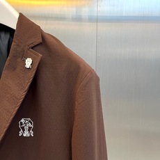 Brunello Cucinelli-BC、2026秋冬新品休闲西装外套。 谁说西装只能用来上班?这件才是男人该有的松弛 Brunello Cucinelli-BC、2026秋冬新品休闲西装外套。 谁说西装只能用来上班?这件才是男人该有的松弛