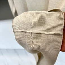 Loro Piana诺悠翩雅、2026新品莱赛尔桑蚕丝针织Polo衫 意式松弛感天花板,这件针织Polo简直是把“低调的 Loro Piana诺悠翩雅、2026新品莱赛尔桑蚕丝针织Polo衫 意式松弛感天花板,这件针织Polo简直是把“低调的