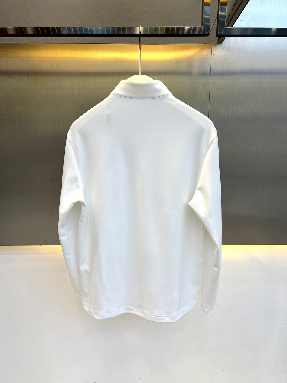 Mon蒙口、2026秋冬新品Moncler风格半拉链立领打底衫。 秋冬氛围感直接拉满!这件白月光太顶了 ! 轻户外通勤风 Mon蒙口、2026秋冬新品Moncler风格半拉链立领打底衫。 秋冬氛围感直接拉满!这件白月光太顶了 ! 轻户外通勤风